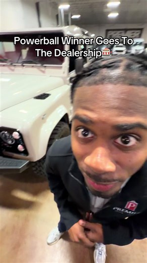 1.8 BILLION DOLLAR WINNER GOES TO THE DEALERSHIP 😂🎰 #comedy #dealership #powerball