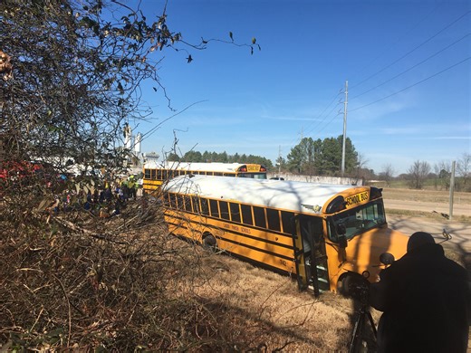 2 school buses full of band students on way to perform in MLK Day parade involved in major wreck