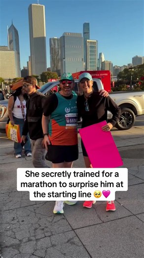It’s not every day you get to surprise a friend with something like this 👏 (via keeprunningkait/IG) #espnsocial #runtok #marathon