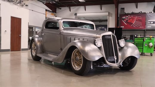 $1M '35 Chevy rebuilt from scratch in metal