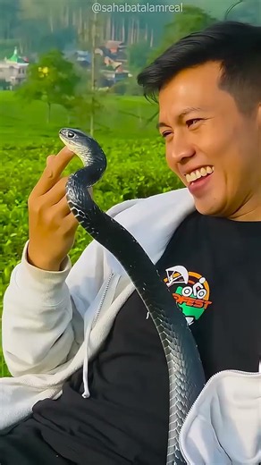 Man Plays With Cobra 🐍😱😂 #Shorts #Viral