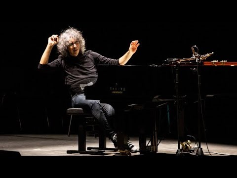 Giovanni Allevi torna all'Auditorium: «Dopo anni di sofferenza, festeggio con voi la gioia della ...