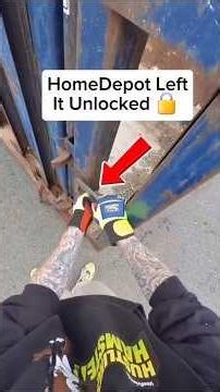 Dumpster diving at the tool store!!! Employees left it unlocked! 😲 What is all this stuff?