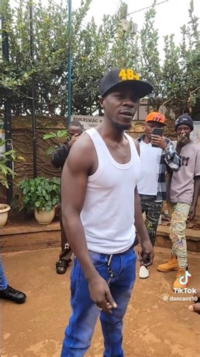 Alien Skin crazy conversation with his bodyguards