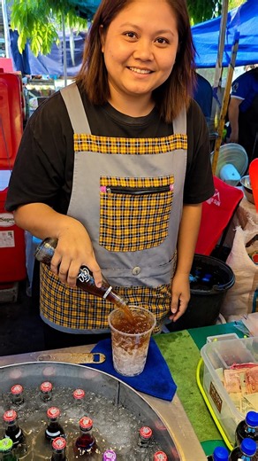 MOST FAMOUS THAI STREET DRINK SELLER! 😍🔥 ICE-COLD SODA MADE FRESH IN BANGKOK 🇹🇭🥤