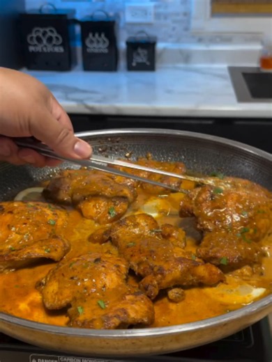 This Creamy Honey Lemon Garlic Chicken recipe 🔥⁣ ⁣ Featured: @cookingwithmrcooper⁣ ⁣ ⁣ #𝗕𝗹𝗮𝗰𝗸𝗙𝗼𝗼𝗱𝗶𝗲𝗙𝗶𝗻𝗱𝗲𝗿⁣ | 𝘚𝘶𝘱𝘱𝘰𝘳𝘵 𝘉𝘭𝘢𝘤𝘬 𝘳𝘦𝘴𝘵𝘢𝘶𝘳𝘢𝘯𝘵𝘴 𝘢𝘯𝘥 𝘤𝘳𝘦𝘢𝘵𝘰𝘳𝘴.⁣