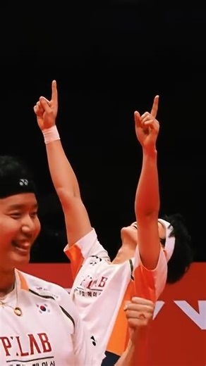 From start to finish, they set the standard. 🏆 Watch Kim Won Ho and Seo Seung Jae 🇰🇷 dominate every moment of their record-breaking 2025 season. Full video 👉 https://youtu.be/P8vHd_IwIwk | BWF — Badminton World Federation