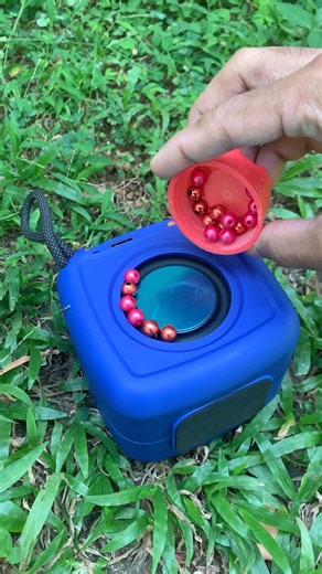 Box Jbl Bass Test Red ball