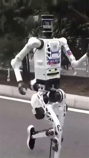 Robots humanoides superan a humanos en media maratón