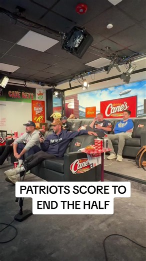 WHAT JUST HAPPENED?? THE PATRIOTS SCORE A 48-YARD DUMP OFF TOUCHDOWN TO END THE HALF
