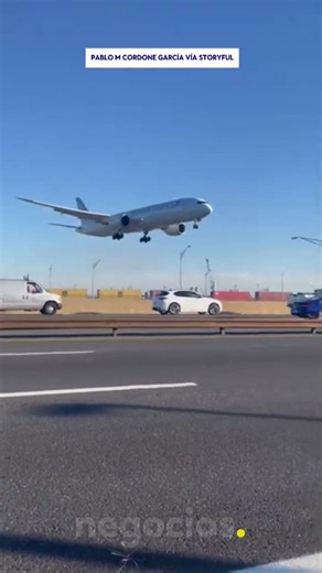 Un avión estuvo a punto de chocar en 2024 con un camión durante un aterrizaje en Newark
