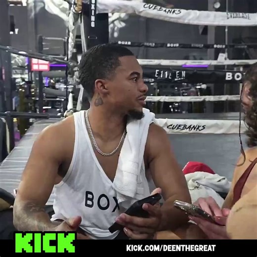 DeenTheGreat was shocked 😲 by Baby Aliens BOXING 🥊 combos and disresrected his punching POWER 🦸‍♂️