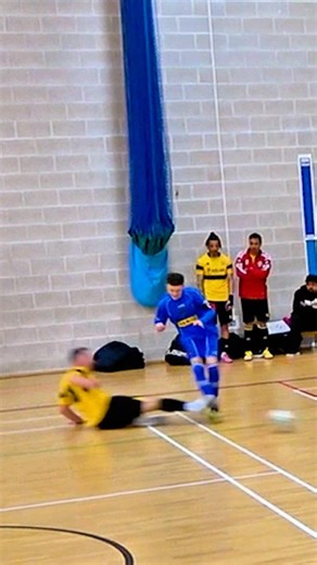 Footballer gets 2 Yellow Cards in 10 Seconds 😳 (Red Card🟥)