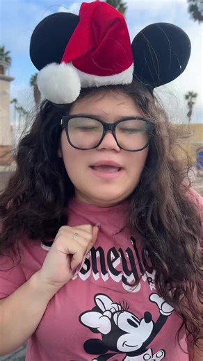 Everything I ate at Disneyland Day 2 #mukbang #disneyfood #disneynewfood #mukbangs #fypシ