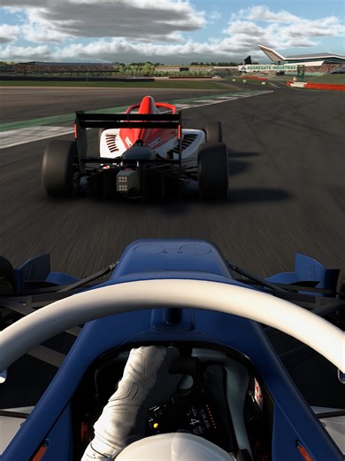 Absolute cinema in the last sector at Silverstone. 🔥👏 #iracingofficial #simracing #motorsport #gaming #onboard #sfl #f1