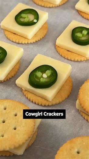 We’ve seen these Cowgirl Crackers everywhere so y’all know we had to try them. 🤠🌶️ This simple combo of Ritz crackers, cheese, jalapeño, bacon, and a dusting of brown sugar is mind-blowing! 🤯 Make sure to double up this recipe—it’s gonna go fast! 😉 ✨ Inspo: @elizabethheiskellofficial 🧑‍🍳: @nicolemcmom #crackers #easyappetizers #easysnacks #jalapenos #spicysnacks | Allrecipes