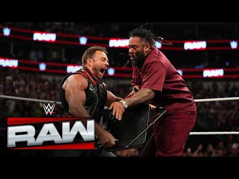 LA Knight and Royce Keys help clear the ring after Solo Sikoa tricks The Bloodline: Raw highlights