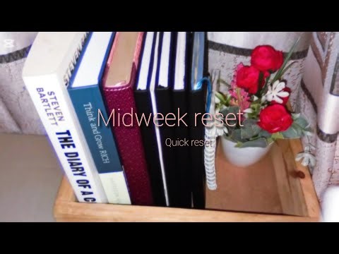 Midweek reset | Cleaning and organizing my vanity and desk 