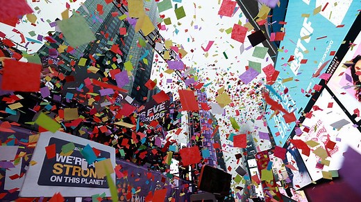 Is Walmart open on New Year's 2026? Will mail run? What's open, closed