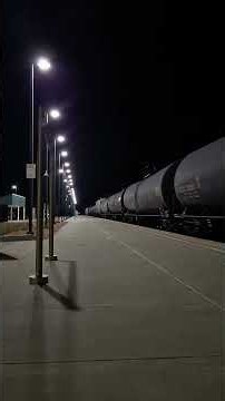 BNSF Freight Train at Night! 🚂🌙 Passing Through an Amtrak Station #bnsfrailway