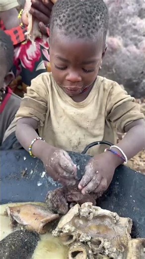 The daily life and diet of the Hazarbi tribe #africa