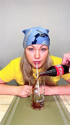 How to Drink Coke 🥤#svetkonfetkashorts