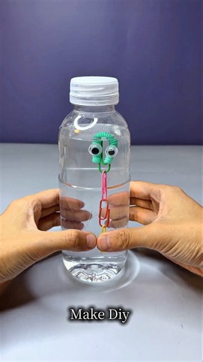 Kids Learning How to Make a Straw Diver 🐠💧 | Easy Water Science Experiment #Shorts #shortsfeed