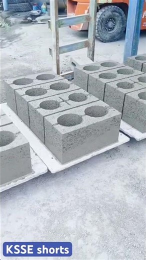 How to Make High-Quality Concrete Blocks 🧱⚙️ #ConcreteBlocks #ConstructionTech #smartconstruction