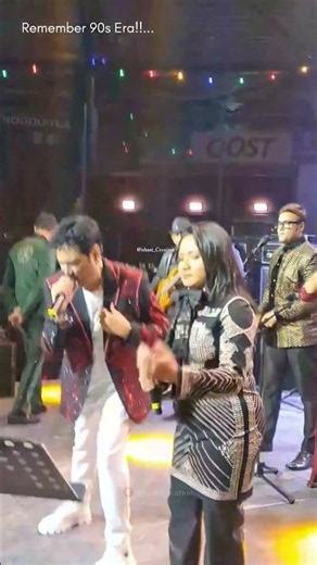 Kumar Sanu & Swarnali Bose's ELECTRIFYING ⚡ Live Performance of "Ek Dil Hai" on Stage! 👀🙂‍↔️#shorts
