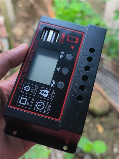 Understanding Solar Charge Controllers: 10A, 30A, 60A Options