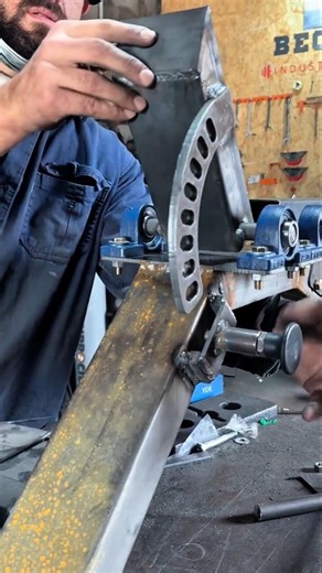 This Jack Stand Mechanism Is Ingeniously Designed! #JackStand #Engineering #Mechanism
