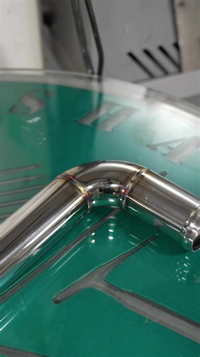 Your engine bay deserves better than stock. 🔥 Our fully polished CMS coolant pipe brings the shine and cleans up your setup the right way. Don’t overlook the details, get yours and finish your build right. 💪🏼 #CustomMetalShapes #CMS #Cummins #dieselperformance