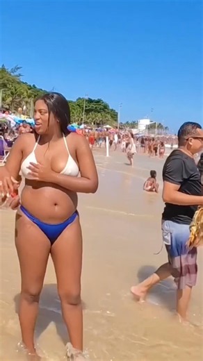 🇧🇷 Arpoador Beach A Beautiful Day