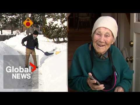 99-year-old Toronto woman receives help to clear snow after Global News report