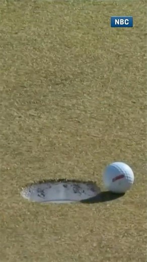 Woodland's putt livin' on the edge ⛳