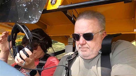 In-flight emergency caught on camera with emergency landing