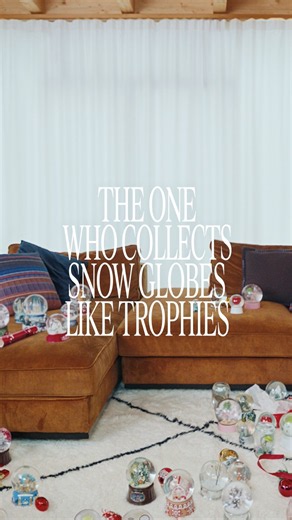 Turns out Roger Federer collects more than just trophies.❄️ #DreamOn