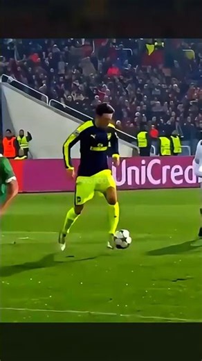 MESUT OZIL AMAZING GOAL VS LUDOGORETS RAZGRAD #shortvideo #fansfootball #ozil #goals