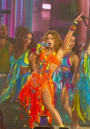 Shakira Waka Waka live Bishkek 2011 performance