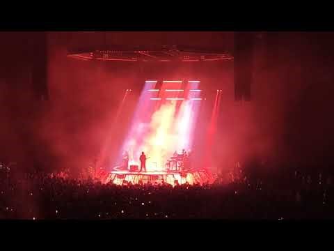 Tame Impala - Apocalypse Dreams - Deadbeat tour - live at O2 Arena Prague 20.4.2026