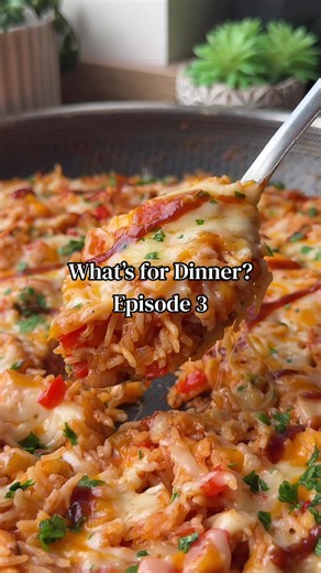 Cheesy BBQ Chicken Rice 🧀🍗 . Recipe below ⬇️ . Episode 3 of What’s for Dinner takes me right back 🥹 I first made this recipe during lockdown when I’d only just started Dinner at Hols, and it’s been on rotation in our house ever since. . The kids absolutely love it, and it’s one of those dinners I know I can put on the table and everyone will be happy. Smoky BBQ chicken, fluffy rice and loads of melted cheese, all cooked together in one pan 🙌🏼 . Serves 4 . Ingredients . 500g chicken breast, 