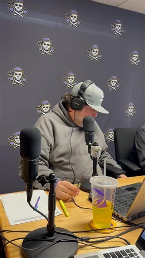 🏴‍☠️⚾️🚨NOW on Pirate Radio LIVE, join us as we preview the upcoming ECU Baseball season and look into the Patriots/Seahawks Super Bowl: -ESPN Baseball Analyst, Mike Mullis -Sportscaster, David Glenn -WNCT Sports Director, Brian Bailey -Former ECU Volleyball Player, Jennings Hall -Former ECU Tight End, Bryce Williams -Former ECU Baseball Player, Brandon Manning LISTEN, STREAM, WATCH Pirate Radio LIVE on YouTube or the Pirate Radio App! ⏰ 3-6pm M-F 📻 92.7FM, 104.1FM 💻 PR927FM.com 📺 https://ww