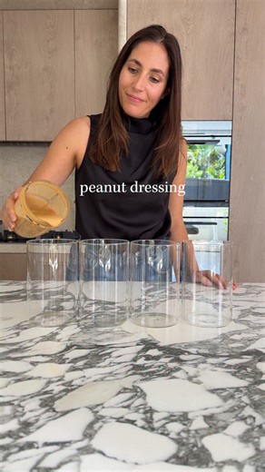 Spring Roll Salad Jars — All the fresh spring roll flavors in a crunchy, high-protein meal prep jar with tofu, edamame, rice vermicelli, and a creamy peanut-ginger dressing. Stays crisp up to 4 days. You can find the recipe in the comments 💕 #highproteinmeals #healthyrecipes #mealprepideas #veganrecipes #glutenfree | Plantbaes