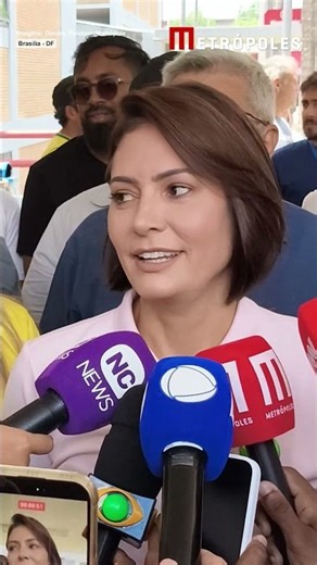 Michelle diz o que Bolsonaro achou de debate de Flávio e Lula