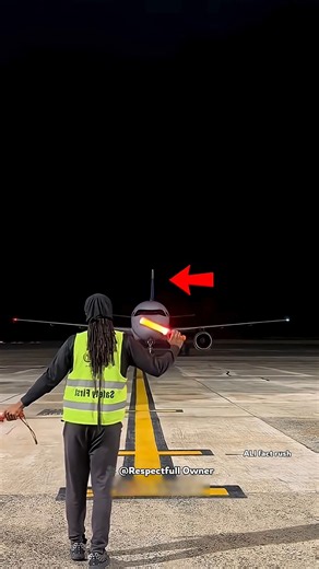 ✈️ How Planes Are Safely Parked! 😱