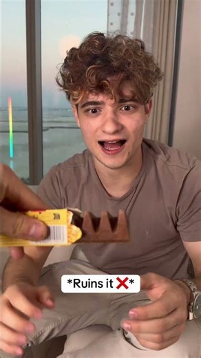 How to break a toblerone 😳 ‪@spizee‬