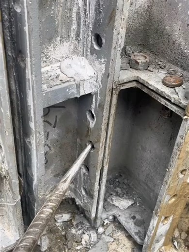 It's another beautiful and comfortable day. Let's assemble Tianqu aluminum formwork together on the construction site! #aluminum #aluminumformwork #construction #constructionworker #taiwan #taiwantiktokers #china #malaysia #saudiarabia🇸🇦 #house #contractor #subcontractor #tianqu #天衢 #made