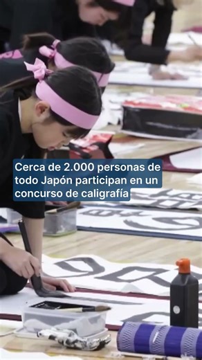 Miles de japoneses se disputan el premio a la mejor caligrafía