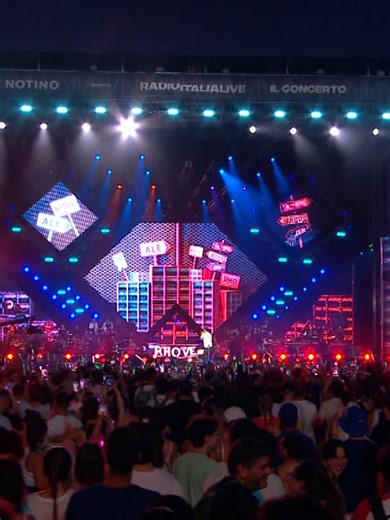 Radio Italia Live - Il Concerto a Palermo 2025 è stato incredibile! 🤩 Potete rivederlo interamente su Radio Italia Tv la notte tra il 31 dicembre e l’1 gennaio! @rhovelaprovinceofficial @rosevillainofficial @negramaroofficial @rafriefoliofficial @noemiofficial @francescogabbaniofficial @gaiaofficial @rkomimirko @stash_thekolors @blanchitobebe @tananaimusica @annalisaufficiale #rilive #natele