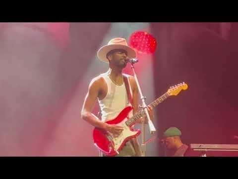 Power of Soul (Hendrix) - Gary Clark Jr. - Crossroads Guitar Festival at Moody's